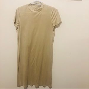 The perfect beige dress 🌾